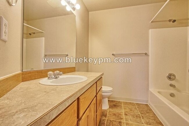 Building Photo - 4 Bed, 2.5 Bath Home Off SE Eaton Blvd and Weaver Creek in Battle Ground