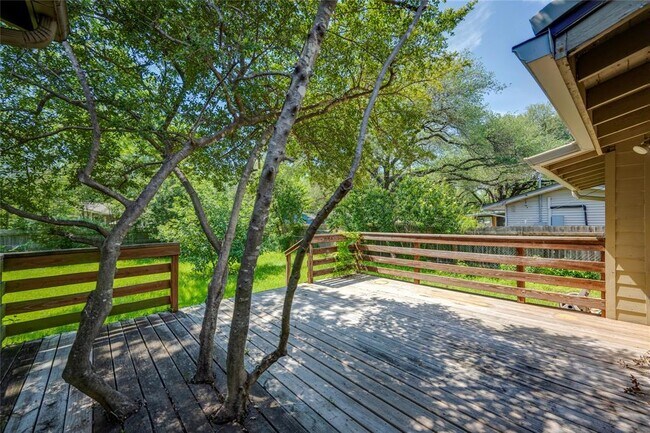Building Photo - 8314 Polar Dr