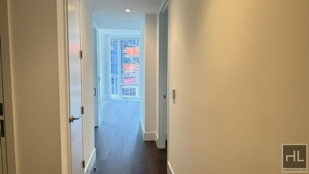 Building Photo - East 44th Street