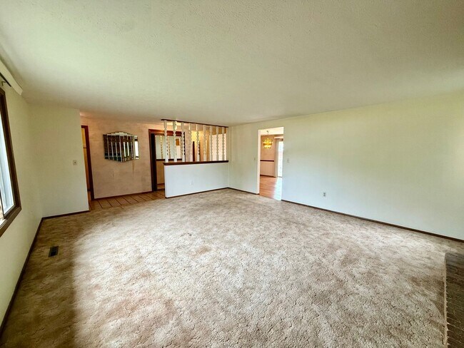 Building Photo - 4808 N Franklin Ave
