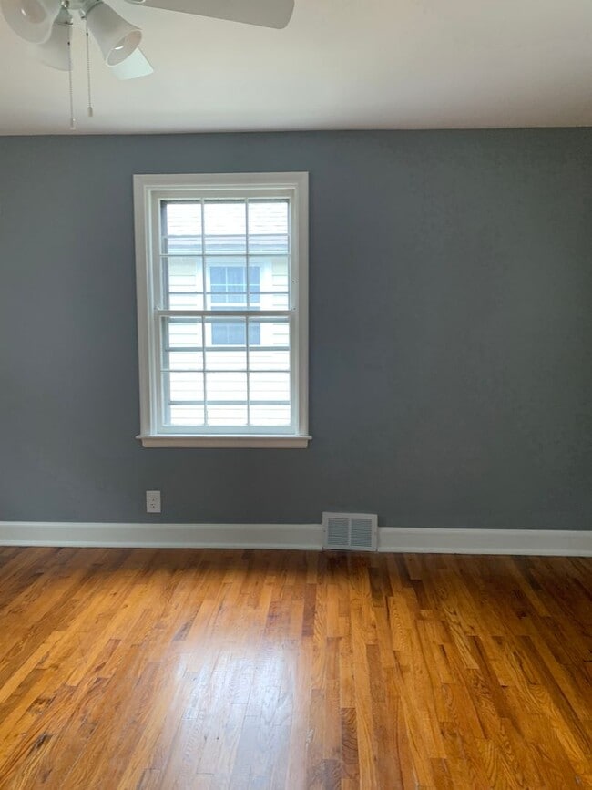 Building Photo - Coming Soon !3 Bedroom, Garage June 6th