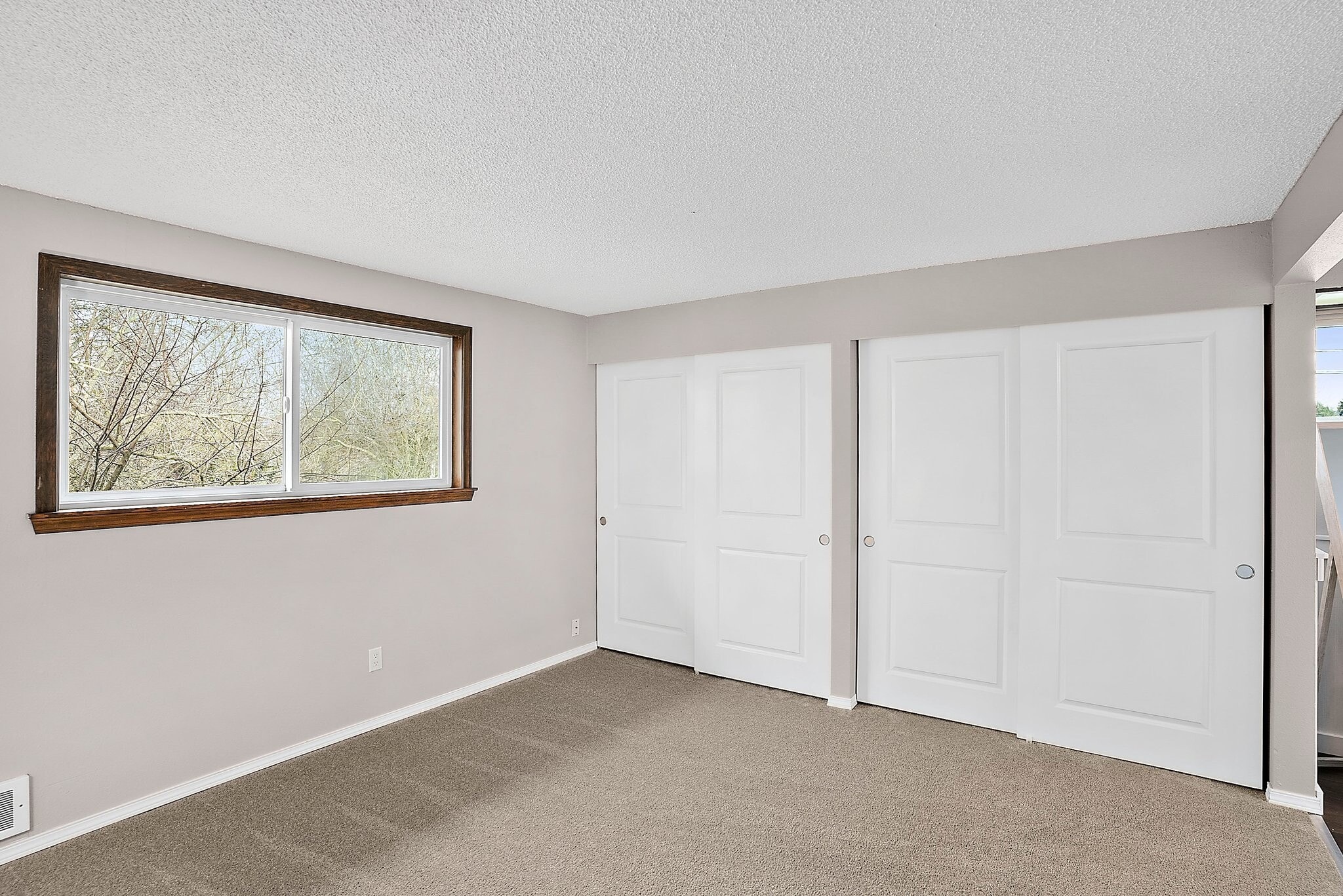 Building Photo - 1016 9th St SE