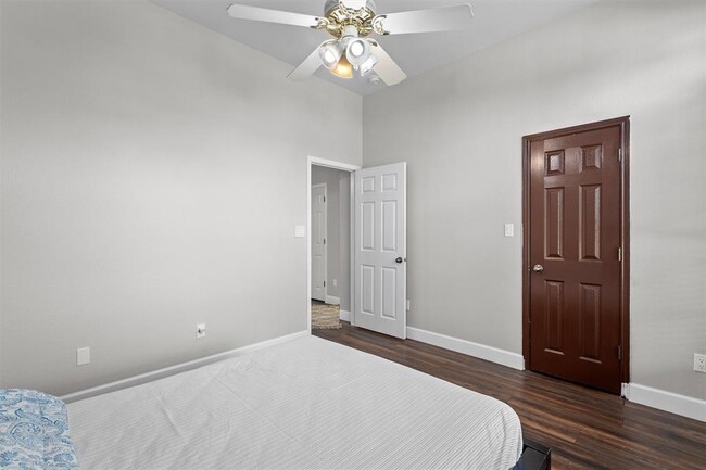 Building Photo - 1706 Buttercup Creek Blvd