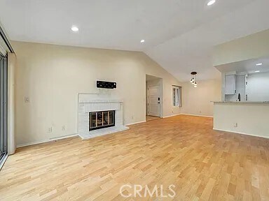 Building Photo - 3867 Thorncroft Ln