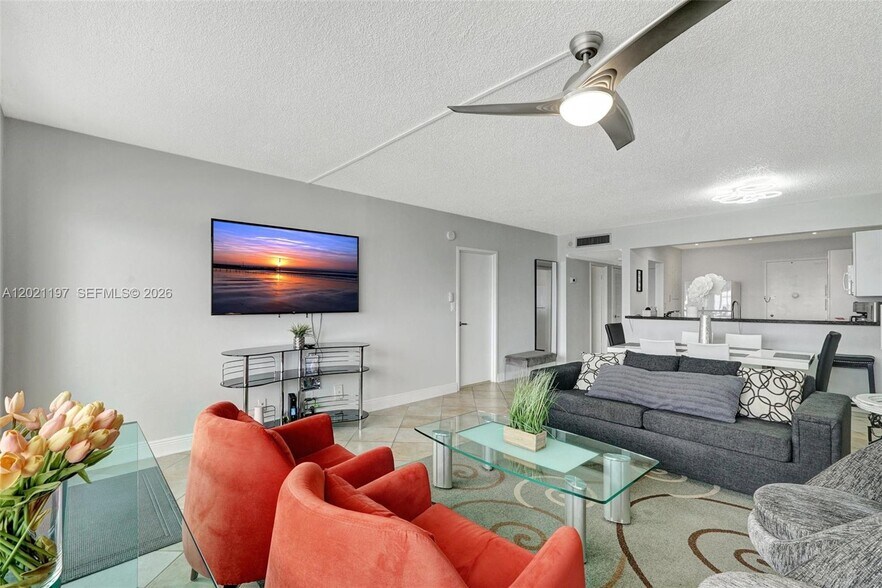 Building Photo - 3725 S Ocean Dr