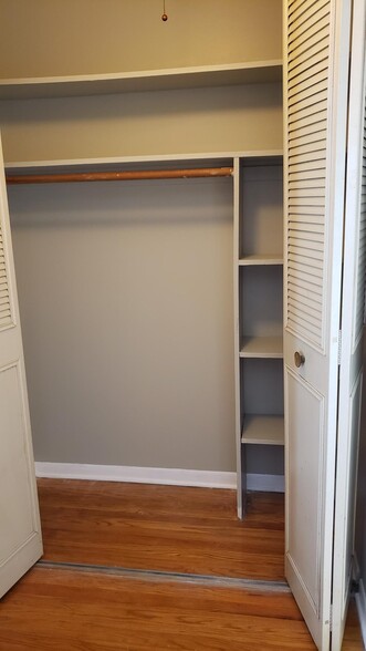 Ample closet space - 420 W Aldine Ave