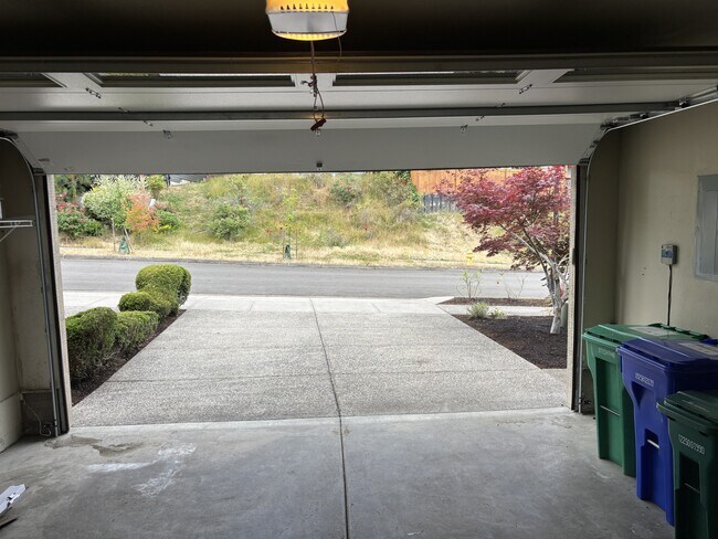 Building Photo - 13392 SE Autumnwood Ln