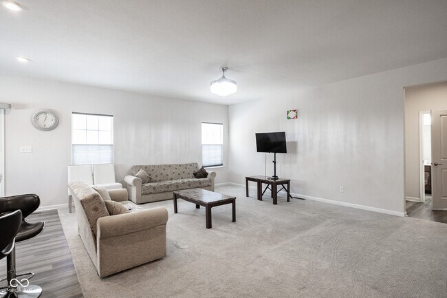 Building Photo - 453 Gathering Ln