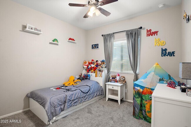 Building Photo - 242 Pacific Dr