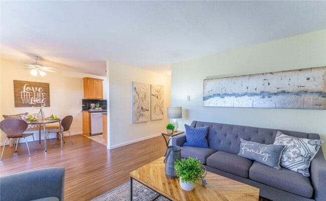Building Photo - Beautiful 2 bedroom Condo in Kirkland!!