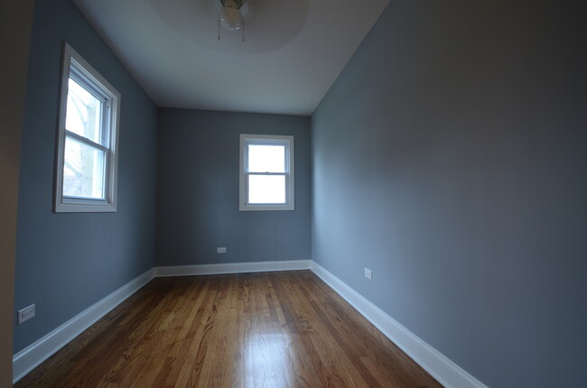 Building Photo - 23247 W N Lakewood Ln