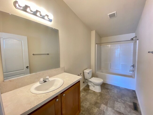 Building Photo - 3 Bedroom Mobile Home for Rent in Santa Rosa