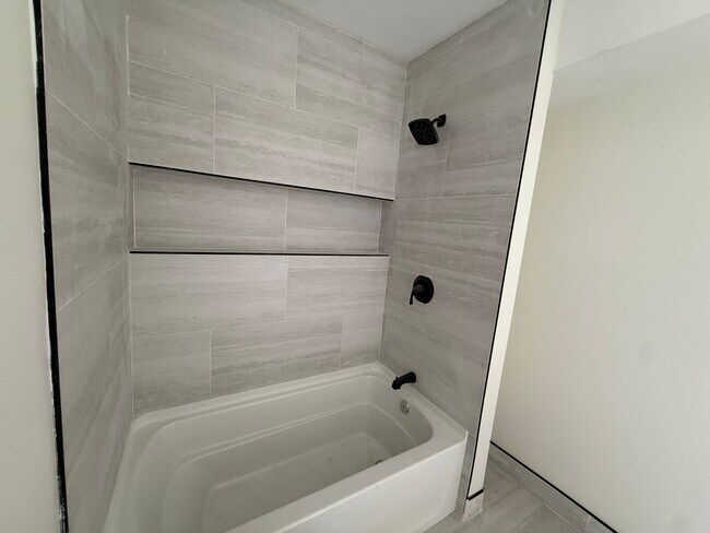 Building Photo - 2089 W 41st St