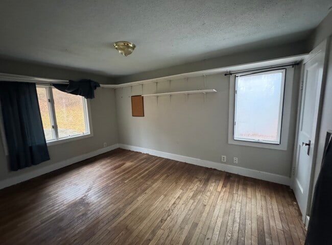 Building Photo - 13 Wawecus Hill Rd