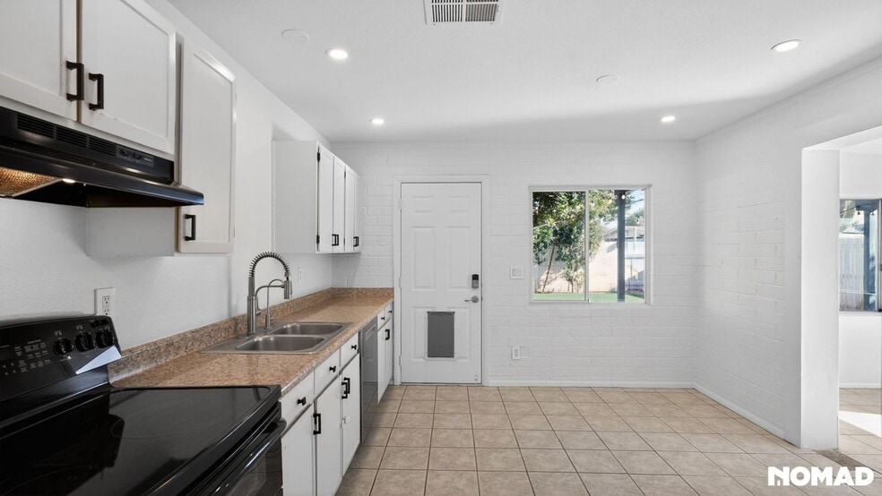 Building Photo - 1713 N Markdale