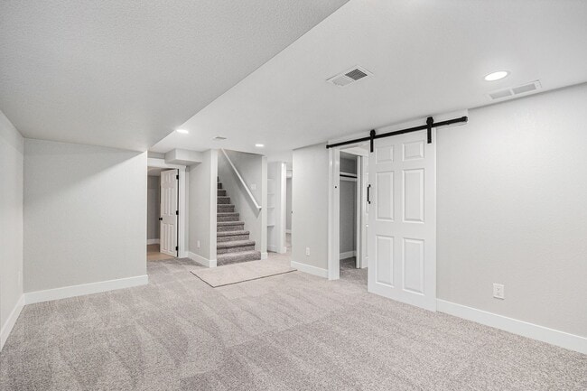 Building Photo - Newly Remodeled 4Bed/2Bath Denver Home