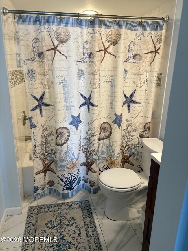 Building Photo - 11 Harborside Dr W