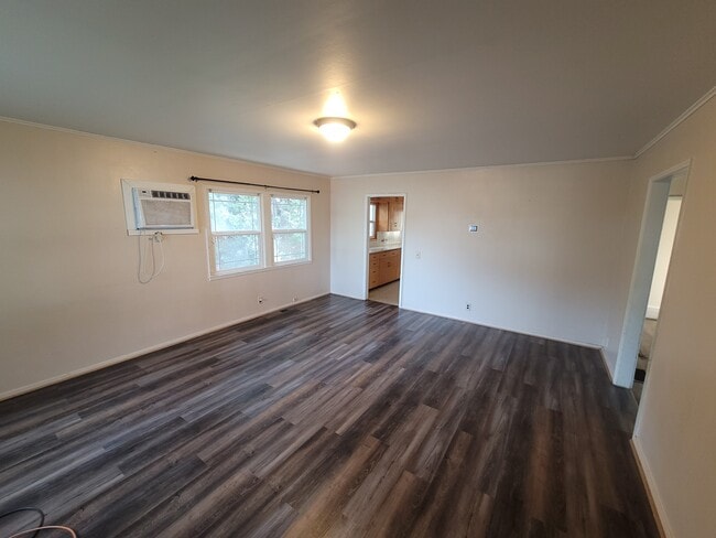 Building Photo - 711 Sanford Ave