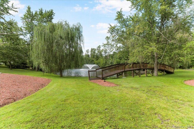 Building Photo - 33 Scarborough Ln