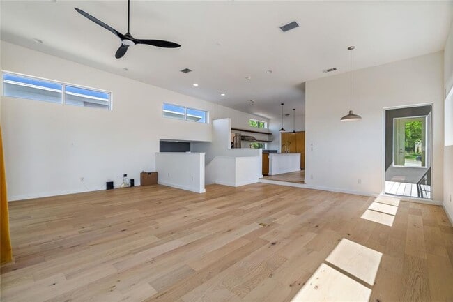 Building Photo - 5334 Sendero Hills Pkwy