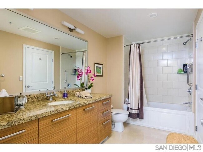 Building Photo - 1431 Pacific Hwy