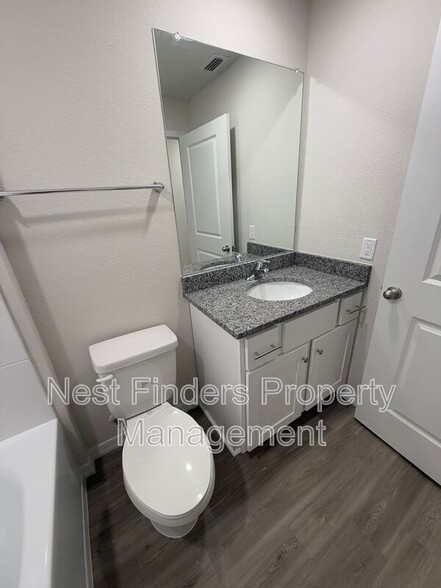 Building Photo - 11454 Oakfield Ct