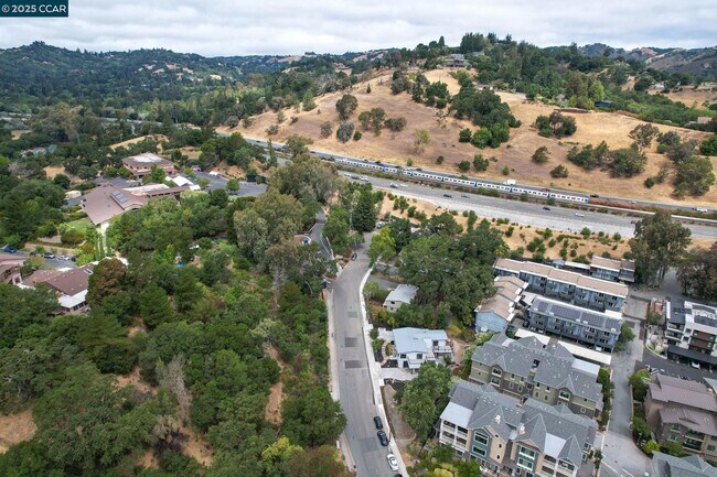 Building Photo - 946 Risa Rd