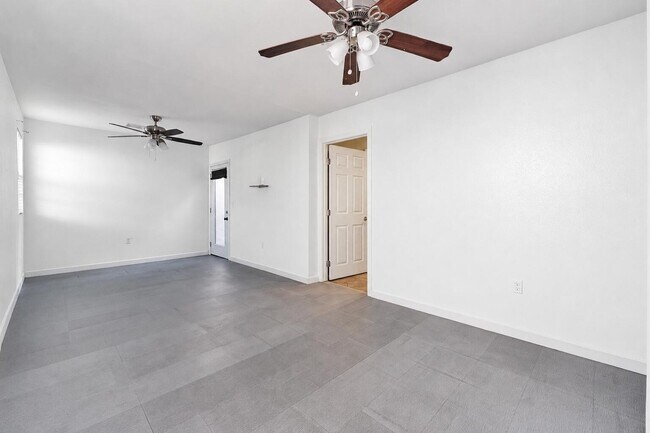 Building Photo - 85815 Avenida Raylynn