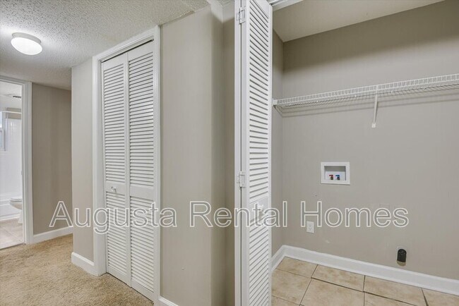 Building Photo - 2905 Arrowhead Dr