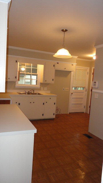 Building Photo - 662 Pringle Dr
