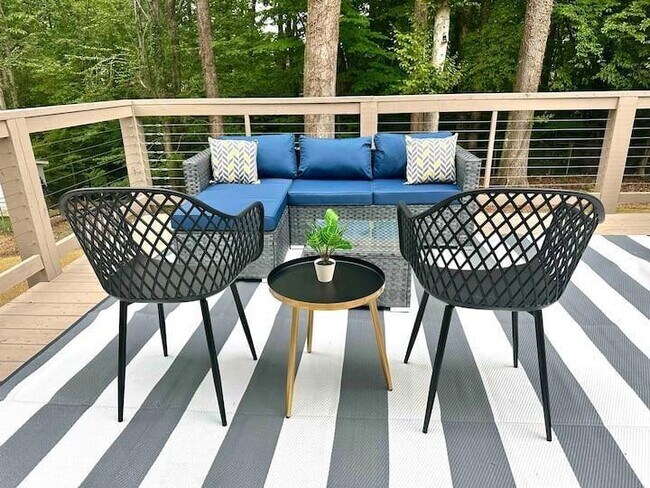 Building Photo - 215 Jayne Ellen Way