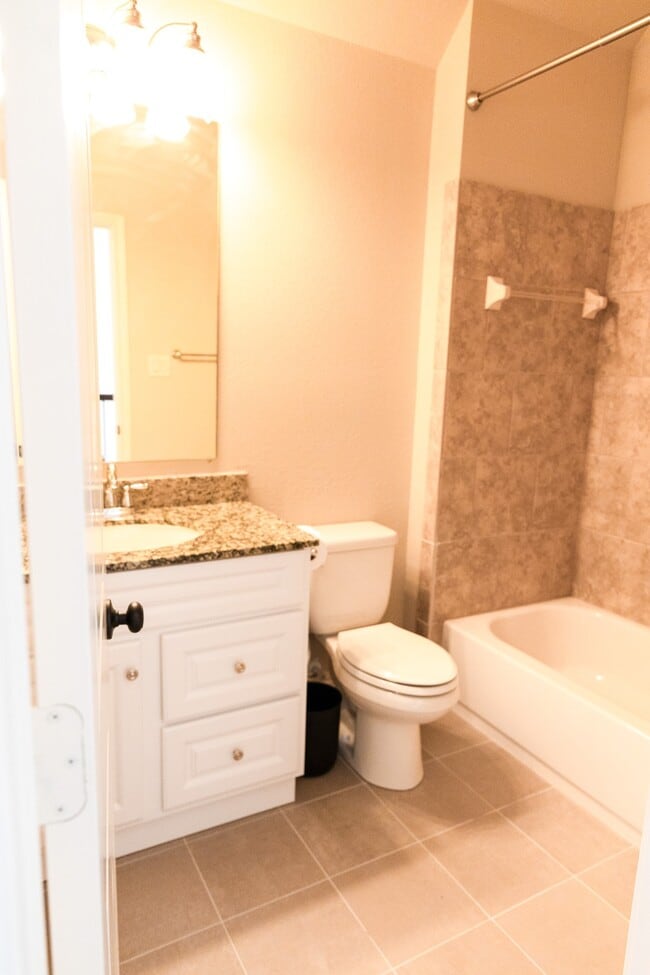 Building Photo - 27958 Bradford Ridge Dr