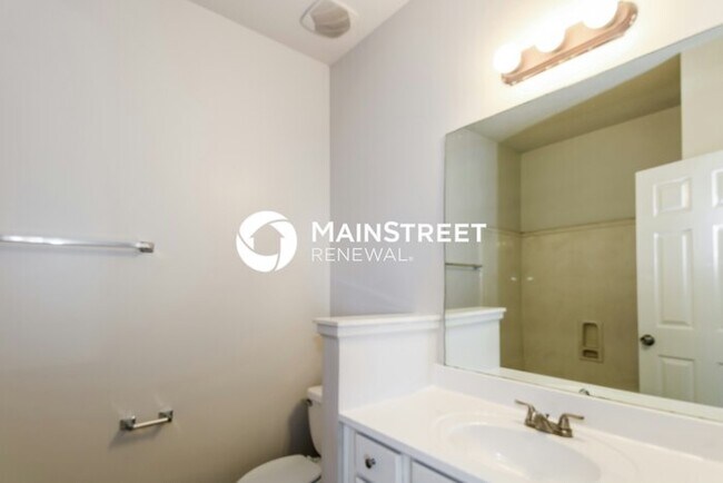 Building Photo - 3 Bedroom Pet-Friendly Home in Memphis, TN with Main Street Renewal