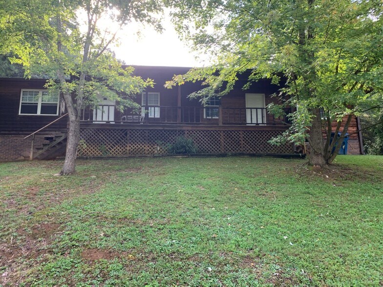 Primary Photo - 406 Missionary Ave