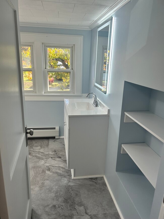 Building Photo - 164 Rabideau St