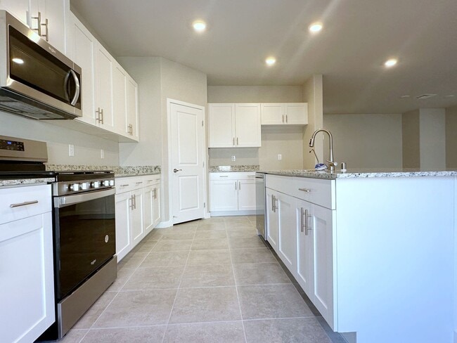 Building Photo - 4bd/2.5bath Single Family Home