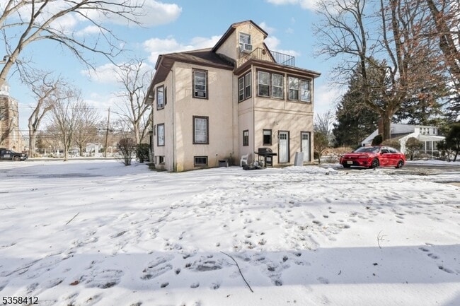 Building Photo - 587 Wyckoff Ave