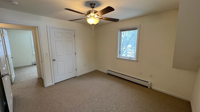 Building Photo - Conventional Style 3 BR Single Family Home...
