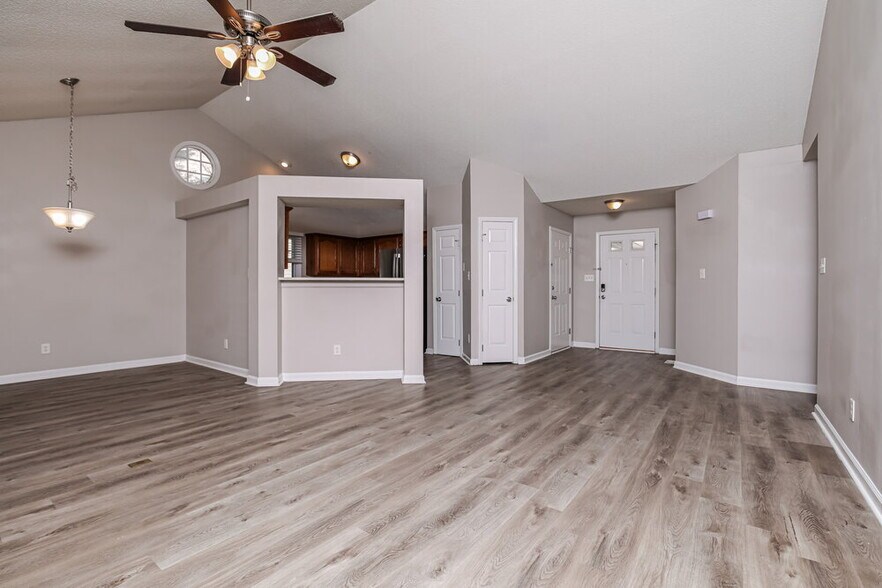 Building Photo - 3405 Singleleaf Ln