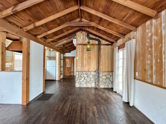 Building Photo - 1 Bed + 1 Bath Cottage | Hollywood By the Sea | Unfurnished