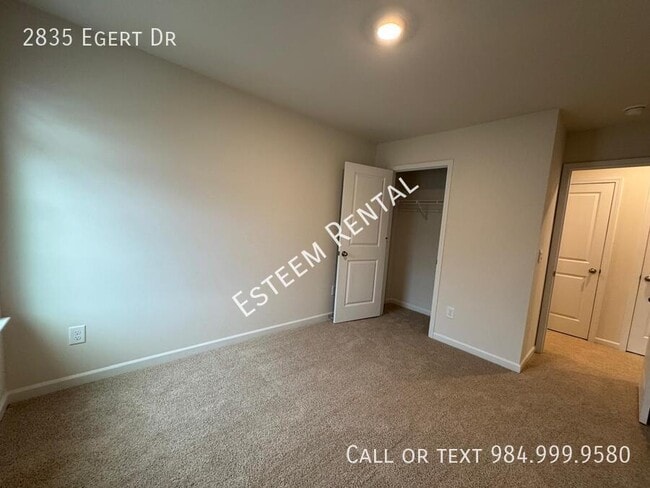 Building Photo - 2835 Egert Dr