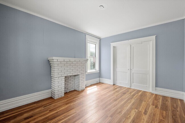 Building Photo - 921 15th St