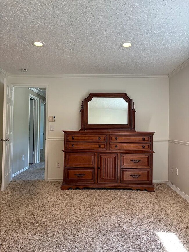 Building Photo - 595 Mountainville Cir