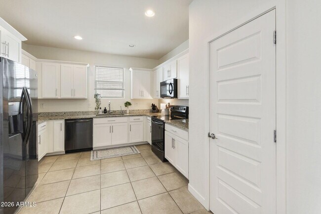 Building Photo - 2930 N Raven