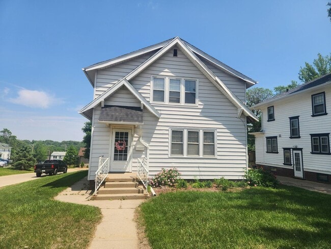 Primary Photo - Historic, recently updated single-family h...