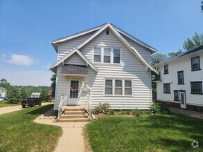 Building Photo - Historic, recently updated single-family h...