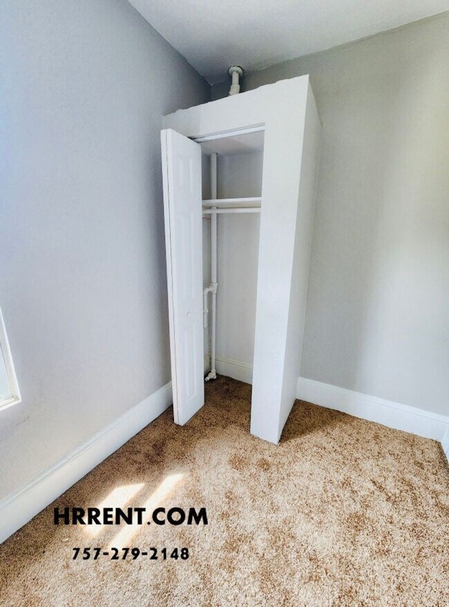 Building Photo - 2846 Grandy Ave