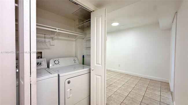 Building Photo - 7470 Miami Lakes Dr