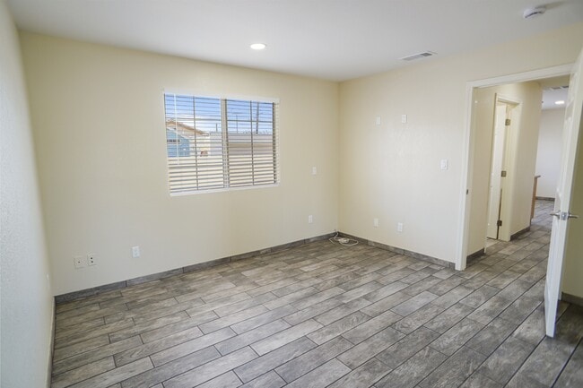 Building Photo - 10563 El Dorado Ave