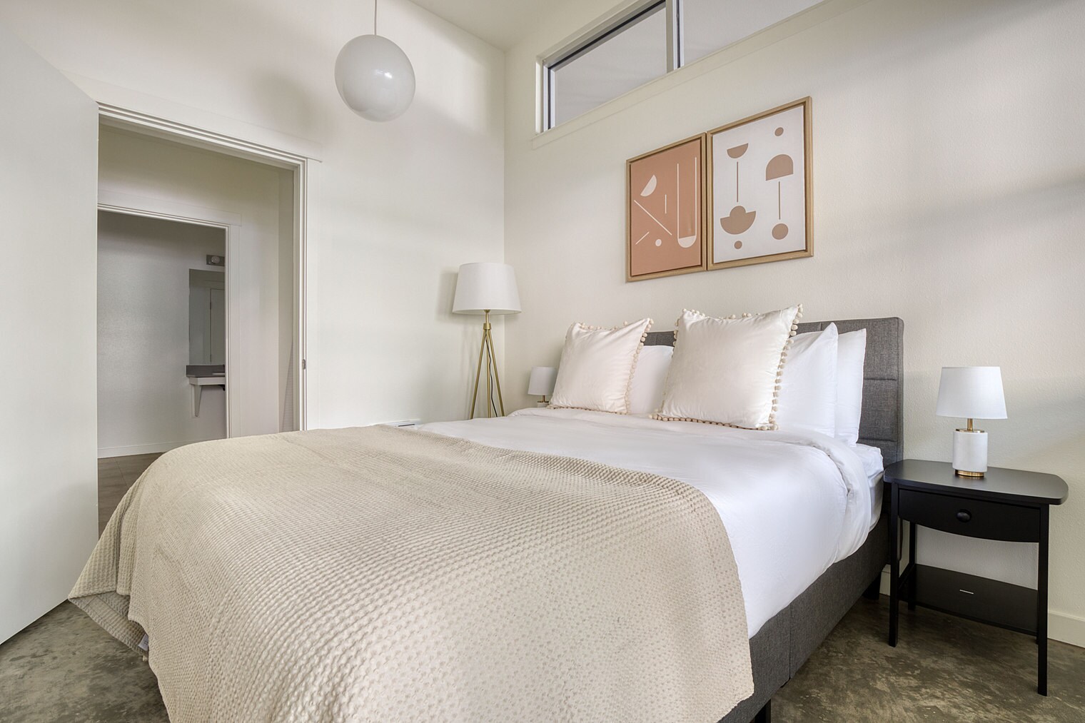 Building Photo - 330 3rd Ave W